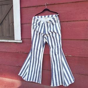 Women's Unique Blue And White Stripped Bell Bottom Jeans sz xl Boutique